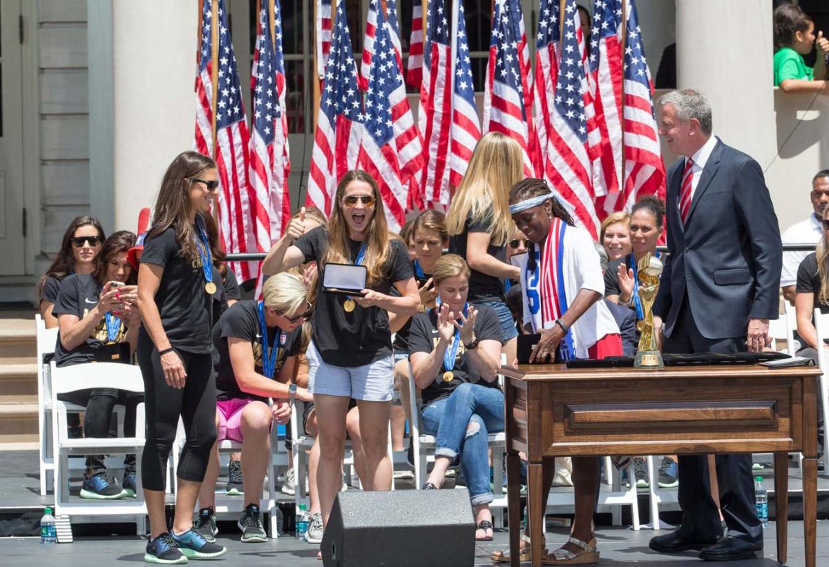 USWNT-parade-NYC-X159775_TK1_021.jpg